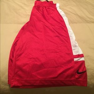 Boys Nike shorts L